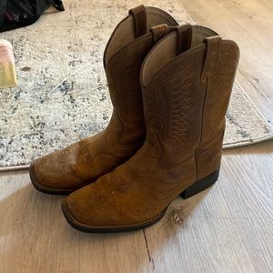 Arias boots